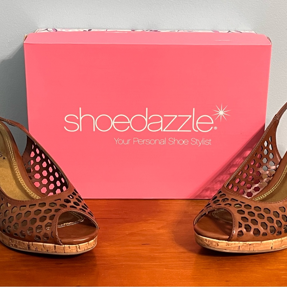 Women’s Shoe Dazzle Size 9 Tan Geometric Cutout Cork Wedge Heels